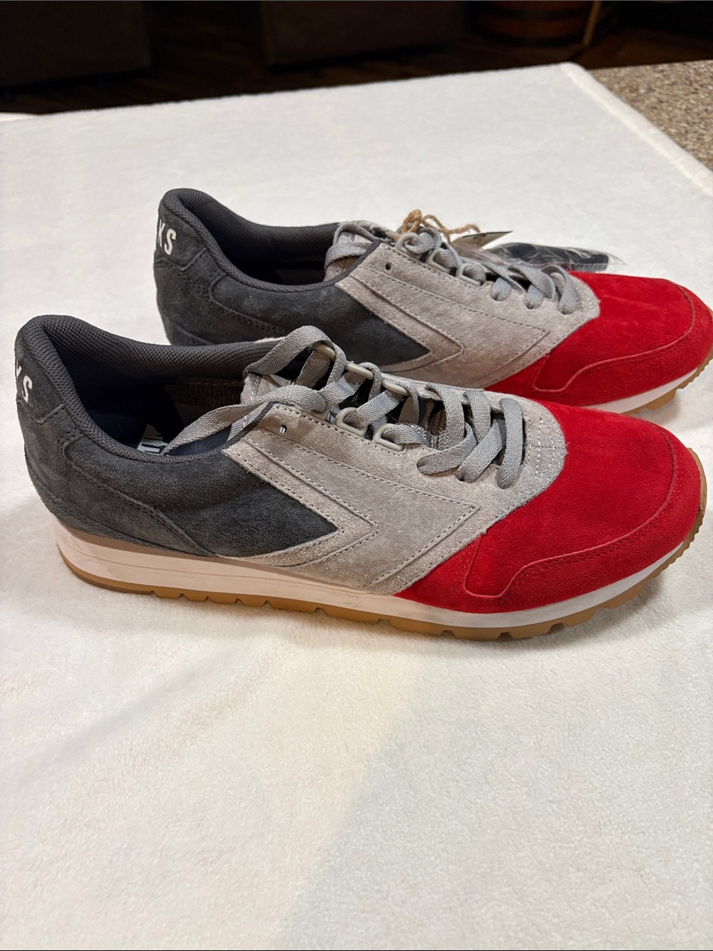 Brooks Heritage Chariot Suede Sneakers Red Gray Navy Men’s 9.5